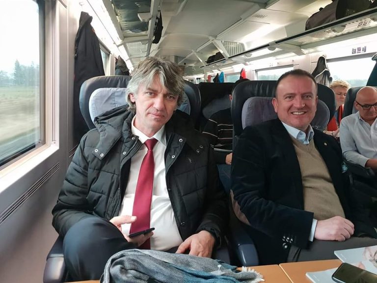 Mjerrim politik: Fundi i atyre që e shitën besimin në Zajaz!