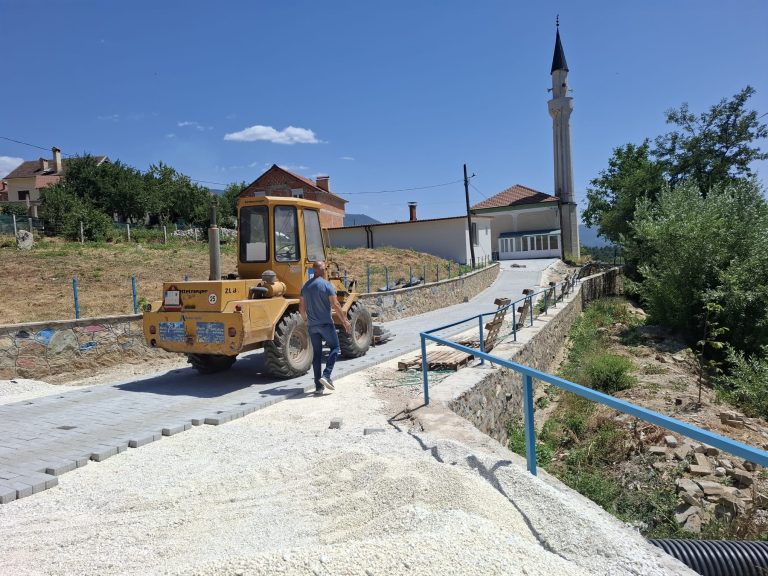 Fatmir Dehari, edhe në temperaturat përvëluese: “Jemi në terren për Kërçovën – me Ju dhe për Ju”