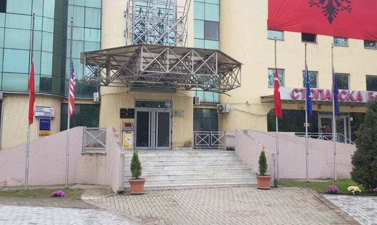 Komuna e Çairit dënon incidentin ndaj kryetares Arsovska dhe sqaron mospërfshirjen e saj