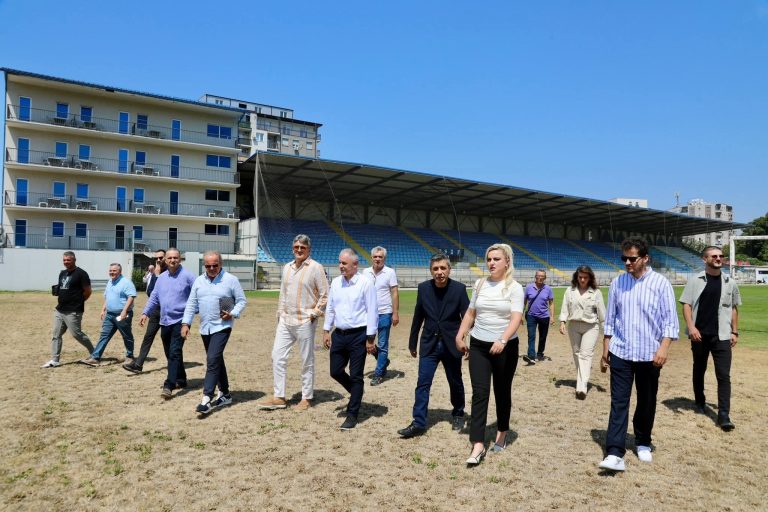 Fillimi i punimeve tek fusha ndihmëse e stadiumit të FC Shkupi/ Asani: Po krijojmë kushte për rininë dhe sportin