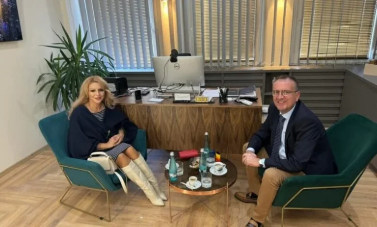 Largimi i Merale Feratit, një tjetër goditje për Arben Taravarin