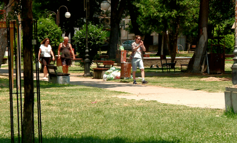Temperaturat e larta, mjekët rekomandojnë kujdes të shtuar