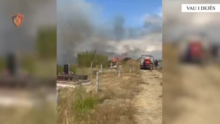 Flakët rrezikojnë varrezat në Barbullush, arrestohet i moshuari që ndezi zjarrin
