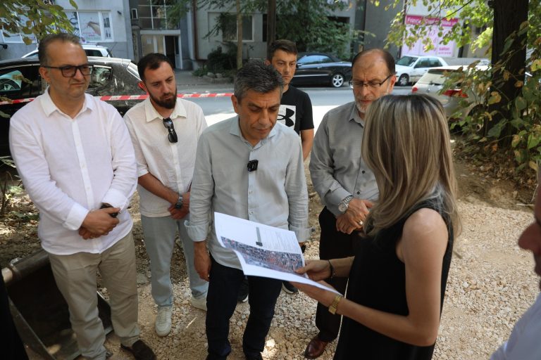 Izet Mexhiti inspekton punimet për tre vende të reja parkimi në lagjen Fushë Topanë