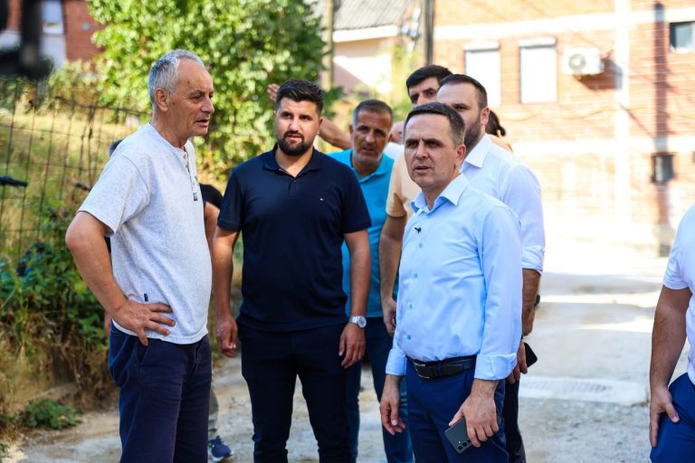 Punë konkrete për qytetarët – Valon Zeqiri në terren për zgjidhjen e problemeve me ujin dhe kanalizimin në Tetovë