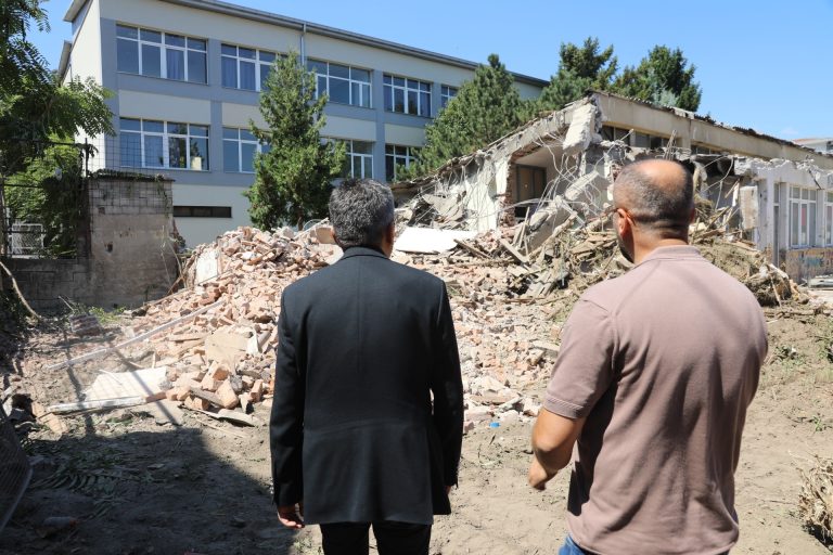 Mexhiti: Nis transformimi i shkollës “Jashar Bej Shkupi” në Çair – ndërtohet sallë sportive moderne dhe klasa të reja
