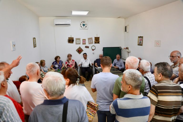 Izet Mexhiti me pensionistët e Çairit: “Nuk kërkojnë mëshirë, por dinjitet – dhe e meritojnë plotësisht!”