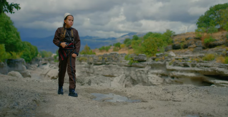 Albana Gojçaj debuton me këngën “Jam e vogël” – një perlë e vogël që ndriçon muzikën shqiptare për fëmijë