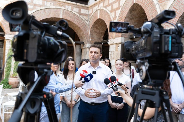 Osmani prezantoi mekanizmat për mbrojtje nga korrupsioni dhe efikasitet më të mirë