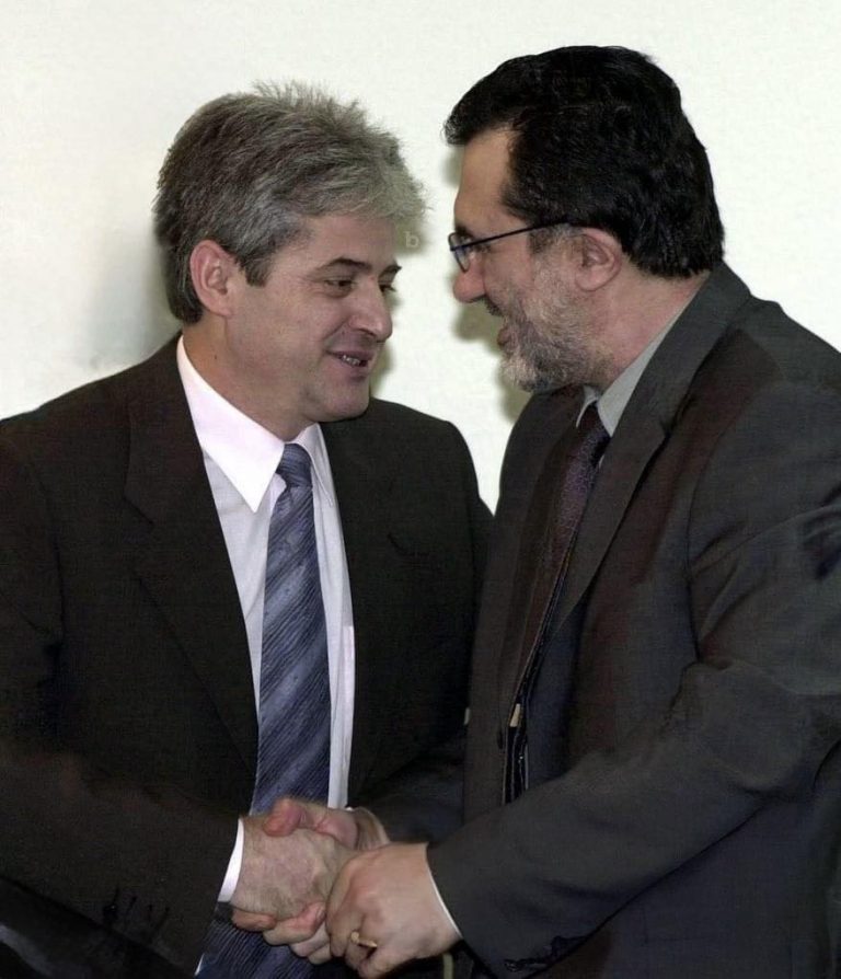 Ali Ahmeti përkujton Arbër Xhaferin: 13 vite, por mungesa ndihet fort