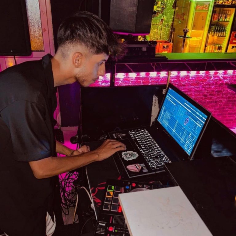 Xsoundbeatz, producenti shkupjan i shumë hiteve shqiptare