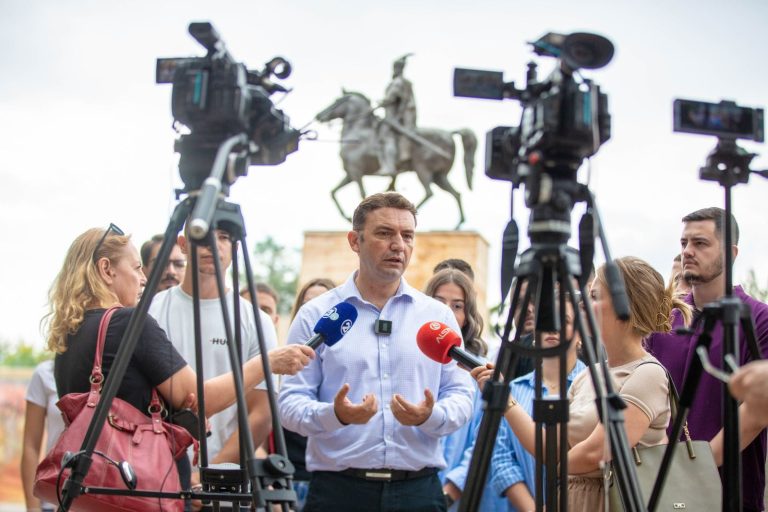 Bujar Osmani: Skandaloze përjashtimi i diasporës nga vendimmarrja, ata e mbajnë ekonominë dhe familjet tona