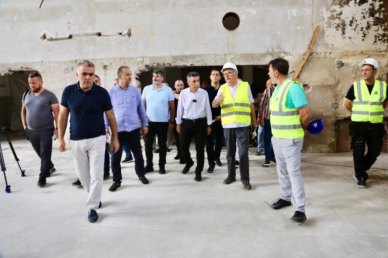 Izet Mexhiti: 1.5 milionë euro për Çairin – salla Partizan transformohet për të rinjtë dhe sportin
