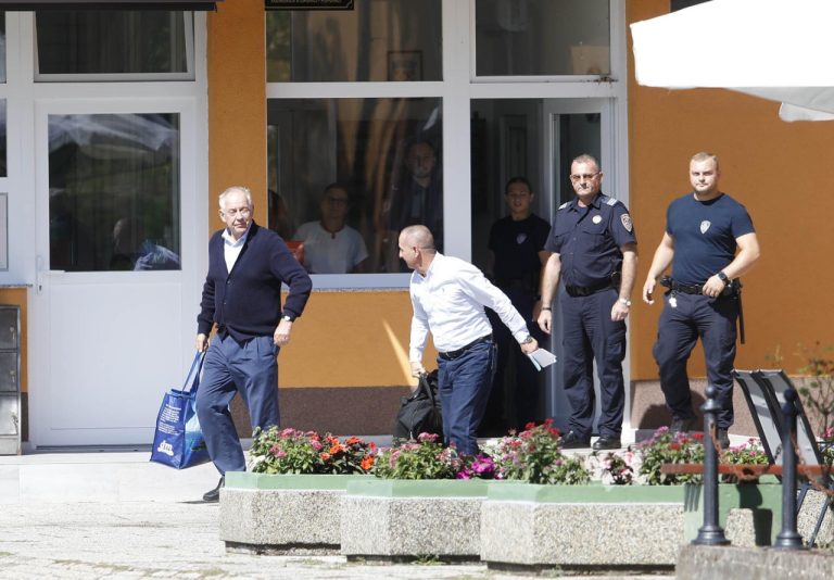 Ivo Sanader, ish-kryeministri kroat, u lirua nga burgu
