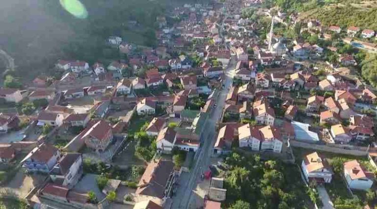 Paradoksi i Likovës/ Penda plot ujë, fshatrat përreth në etje