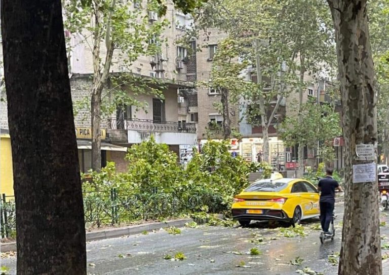 Rëndohet bilanci i stuhisë, 23 persona përfunduan në spital me plagë të ndryshme