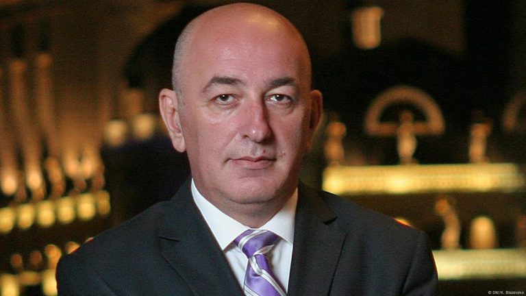 Arsim Zekolli reagon ndaj thirrjeve raciste në Kumanovë: Kujtesë historike për hipokrizinë dhe heshtjen ndërkombëtare